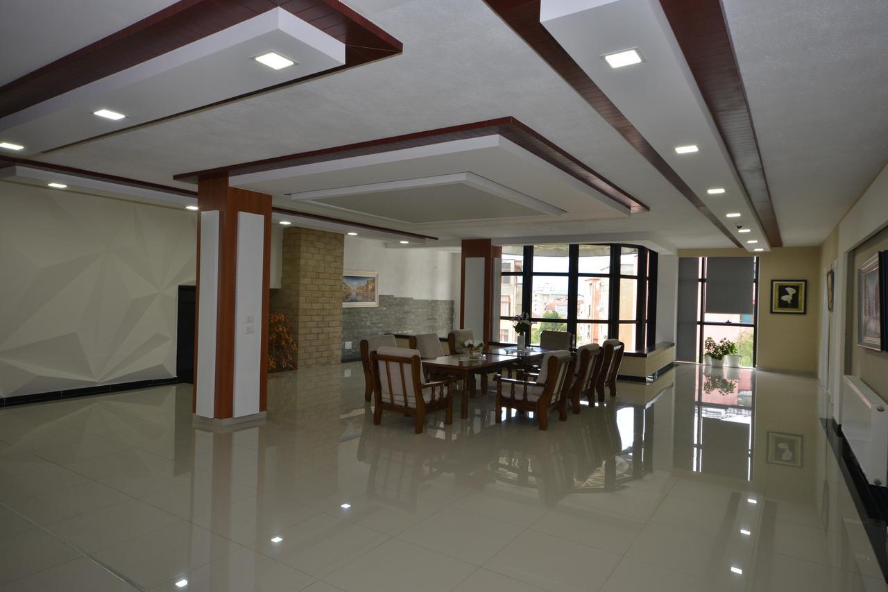 Hotel Veri Peshkopi Ngoại thất bức ảnh
